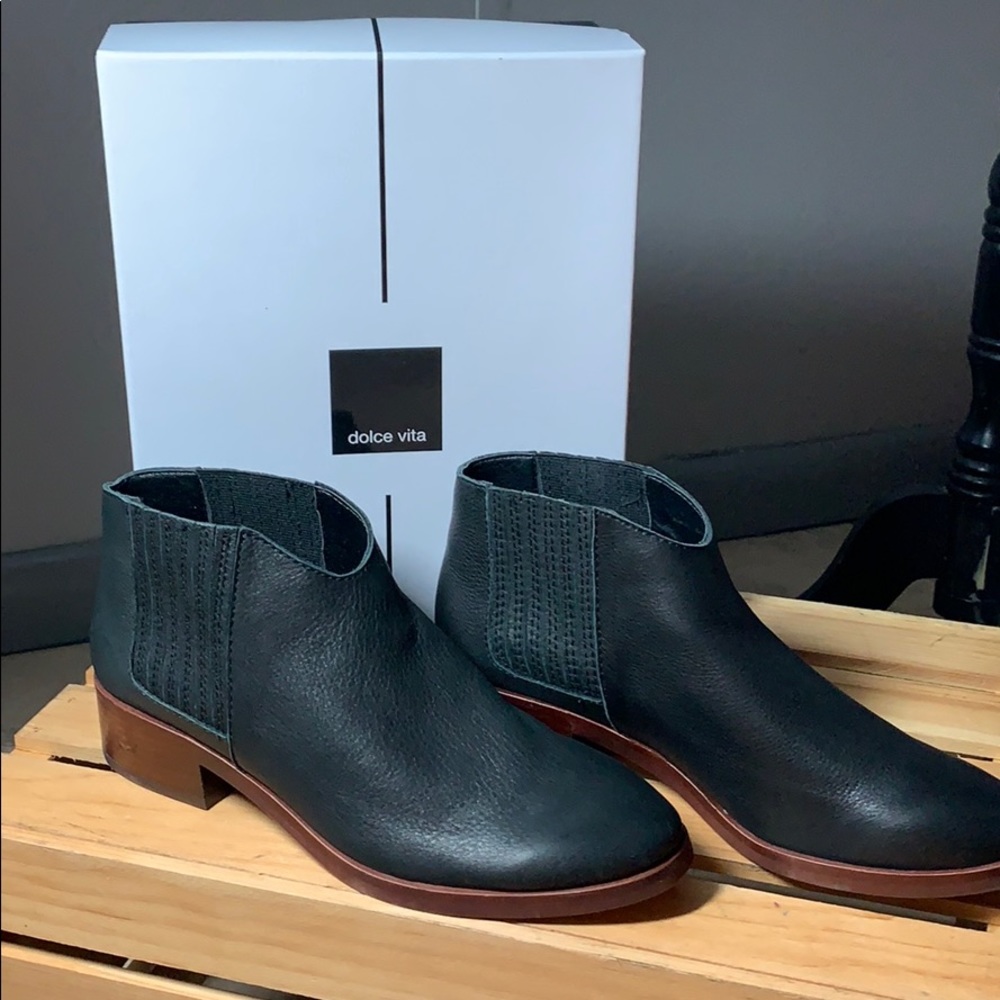 dolce vita Black Leather Boot. New in Box